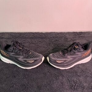 Hoka Clifton 9